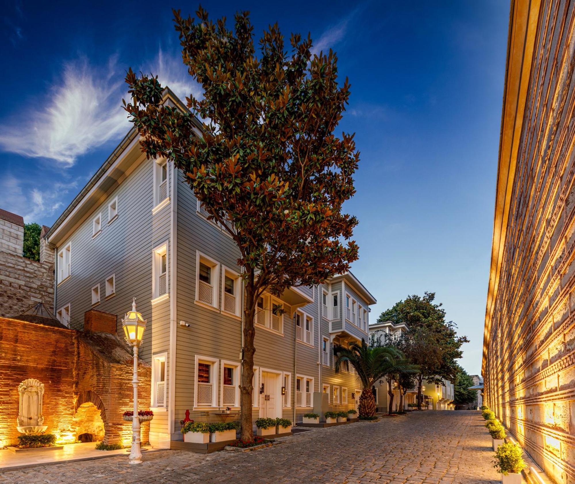 Отель Hagia Sofia Mansions Istanbul, Curio Collection By Hilton Экстерьер фото